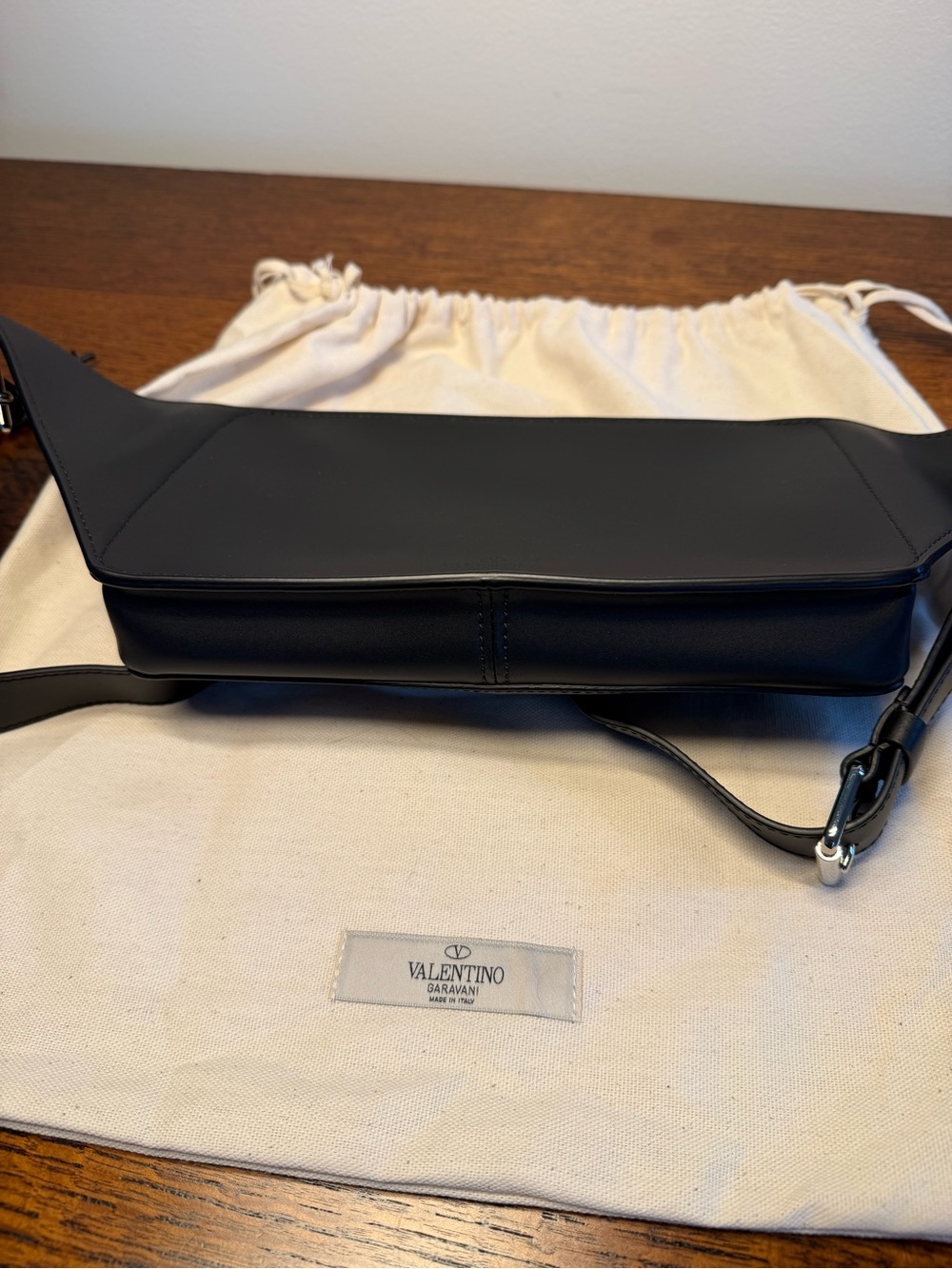 NWOT Valentino Garavani VLTN Leather Belt Bag/Crossbody w/COA & Dust Bag Unisex - Picture 3 of 14
